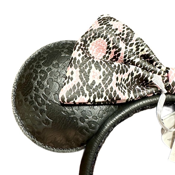 Authentic Disney Loungefly Animal Kingdom Black & Pink Minnie Ears - NWT - Picture 4 of 4